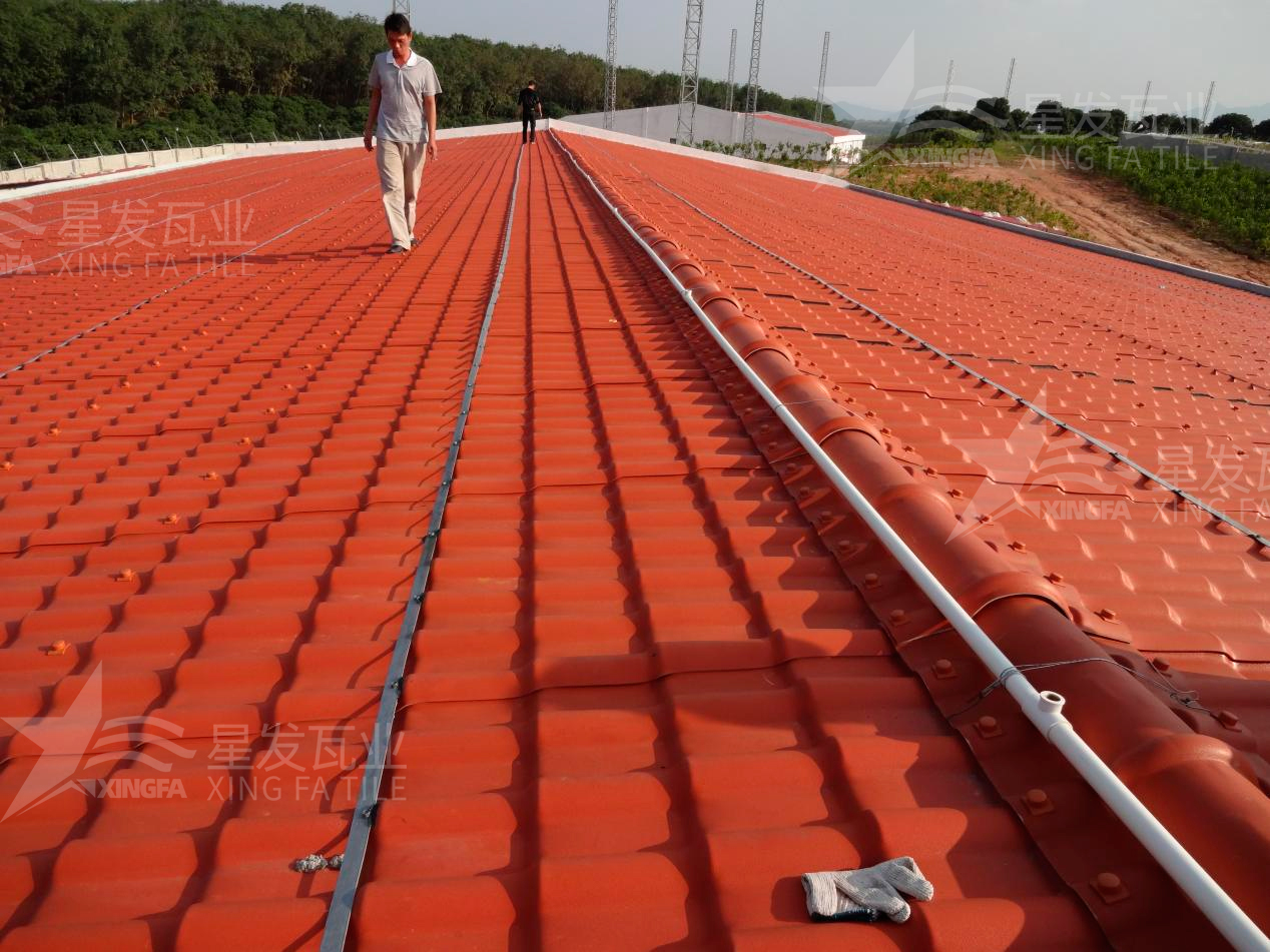 老舊房屋改造，準備安裝樹脂瓦時，發(fā)現(xiàn)漏水，到底怎么解決呢？