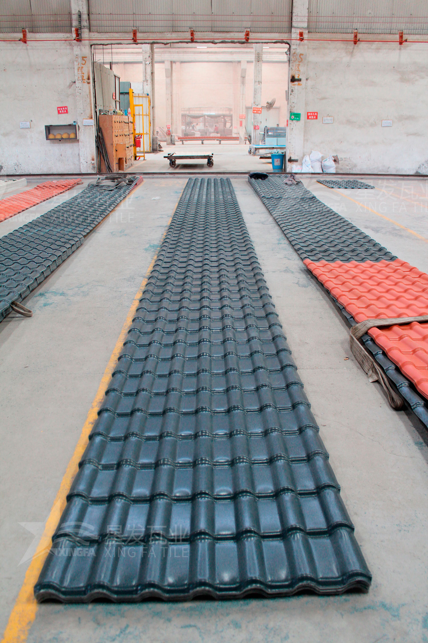 樹脂瓦白底和灰底哪個好？白底和灰底在質(zhì)量、價格上有啥區(qū)別？