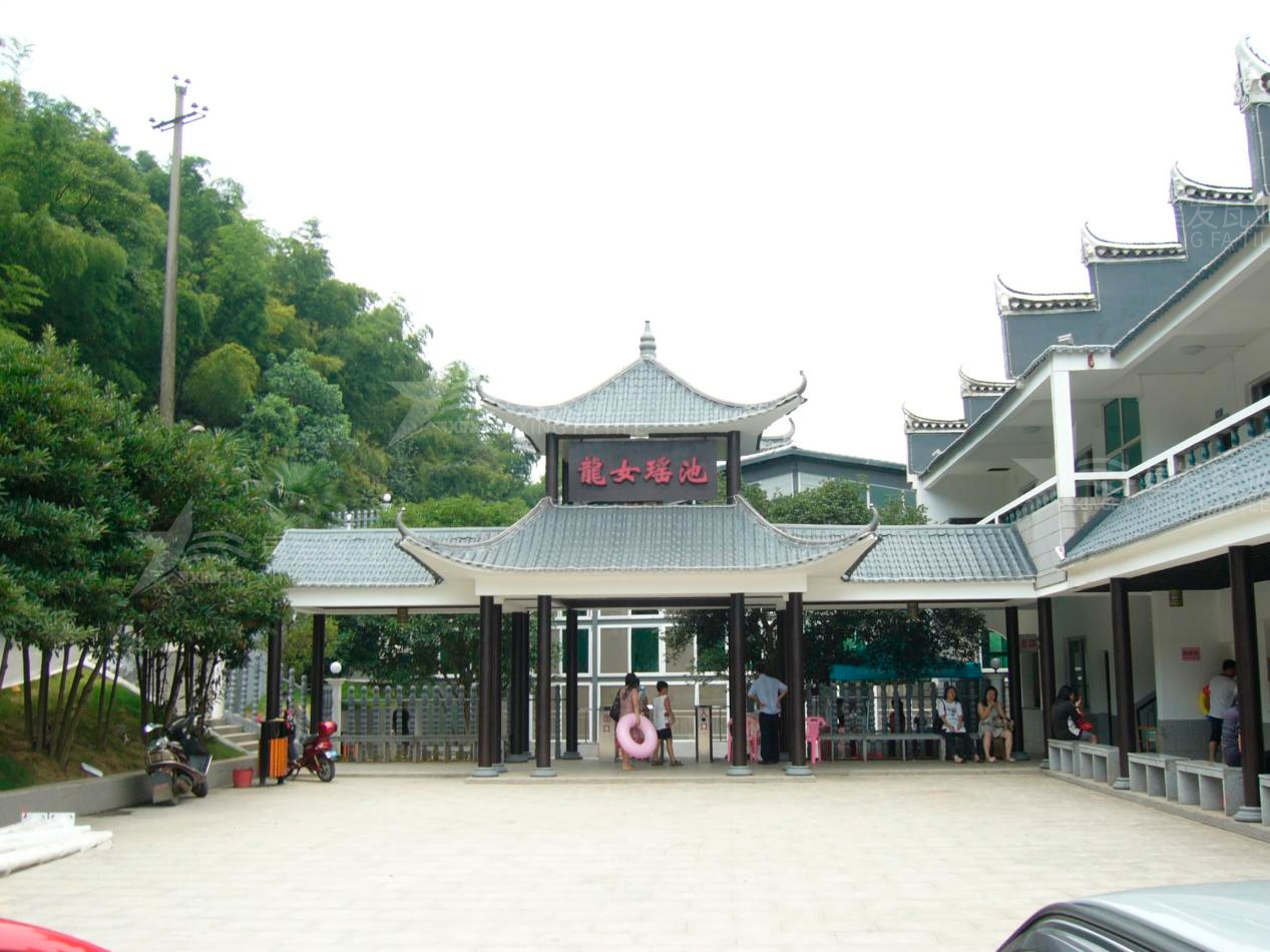 屋頂材料合成樹脂瓦和不銹鋼瓦哪個好？選擇很重要！