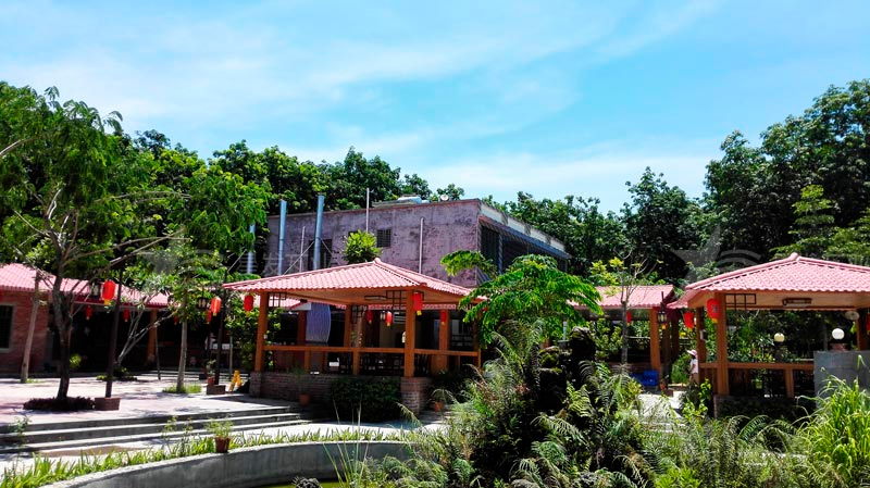 屋面合成樹脂瓦的標(biāo)準(zhǔn)尺寸是多少？通?？梢宰瞿膬煞N尺寸？