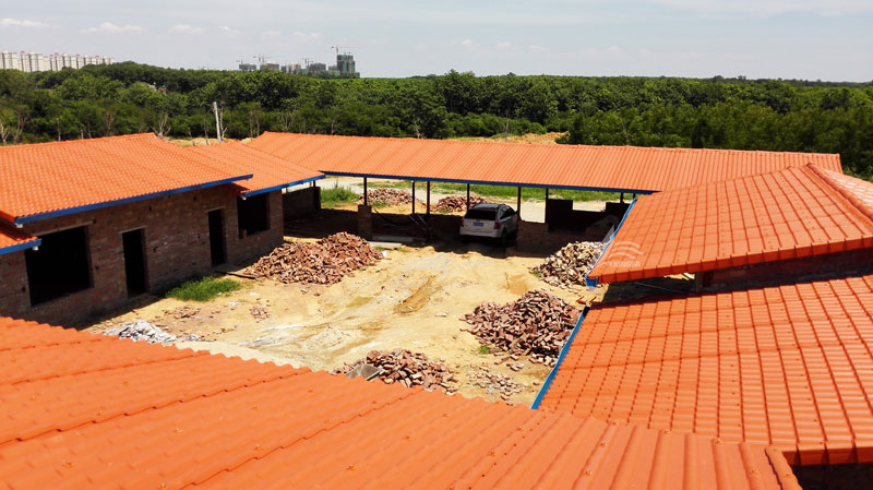 樹脂瓦安裝步驟，正確的安裝過(guò)程對(duì)于確保樹脂瓦使用壽命是至關(guān)重要