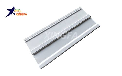 寬250mm白色防腐發(fā)泡瓦 采用新型PVC防火材料  舊廠(chǎng)房用塑料彩瓦 pvc波浪瓦廠(chǎng)家直供 